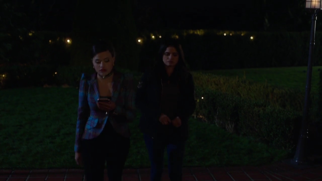Charmed-Online-dot-nl_Charmed-1x06KappaSpirit01156.jpg