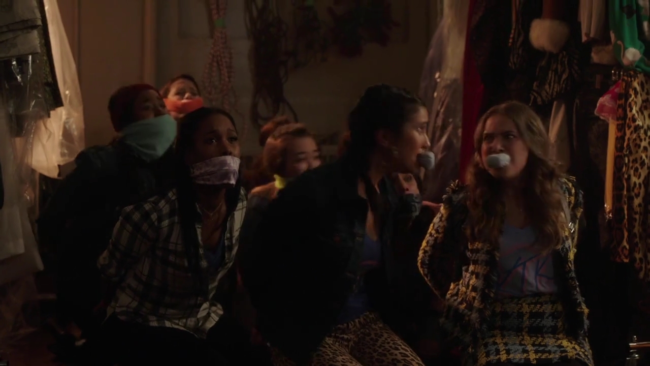 Charmed-Online-dot-nl_Charmed-1x06KappaSpirit01197.jpg