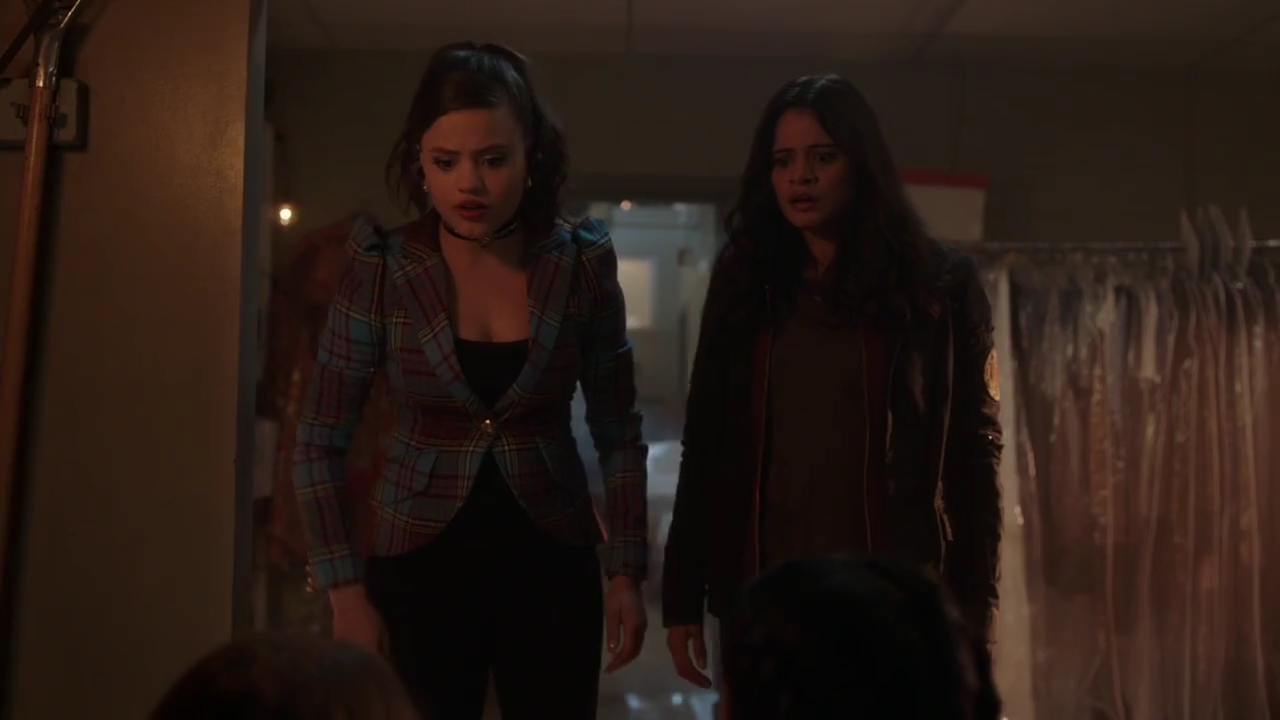 Charmed-Online-dot-nl_Charmed-1x06KappaSpirit01209.jpg