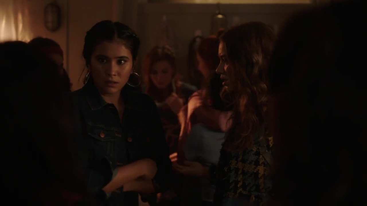 Charmed-Online-dot-nl_Charmed-1x06KappaSpirit01233.jpg
