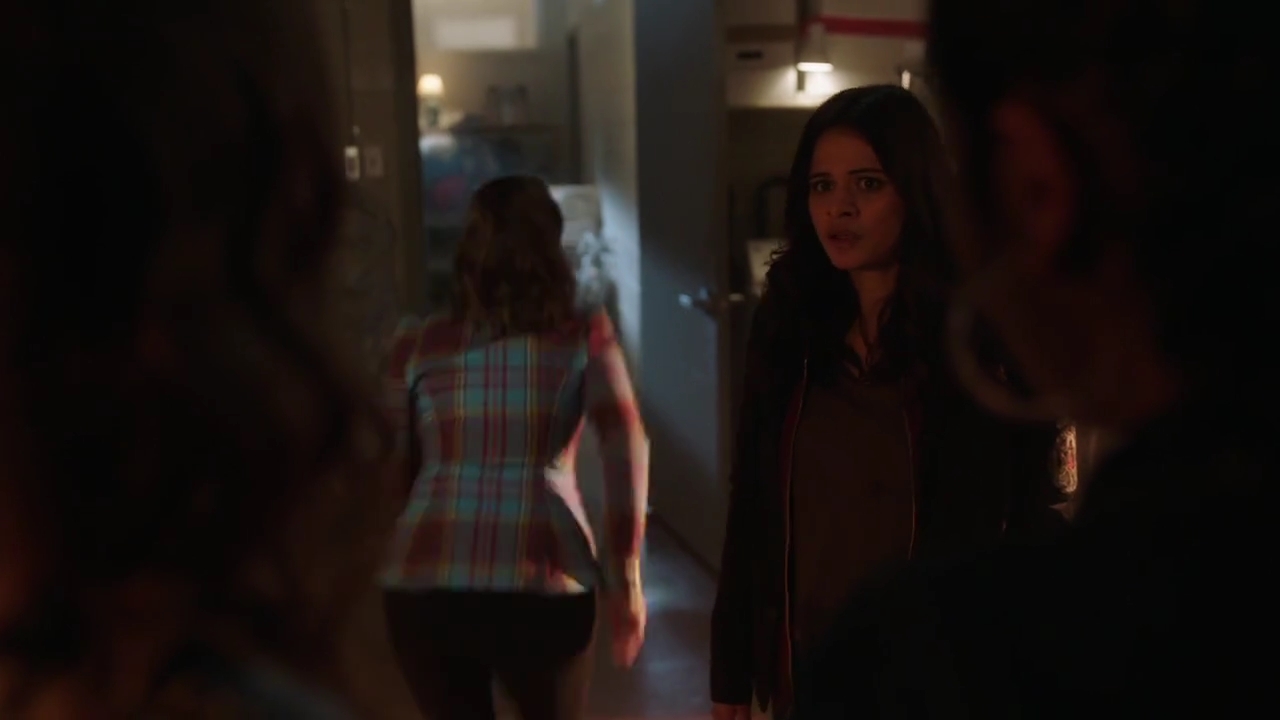 Charmed-Online-dot-nl_Charmed-1x06KappaSpirit01260.jpg