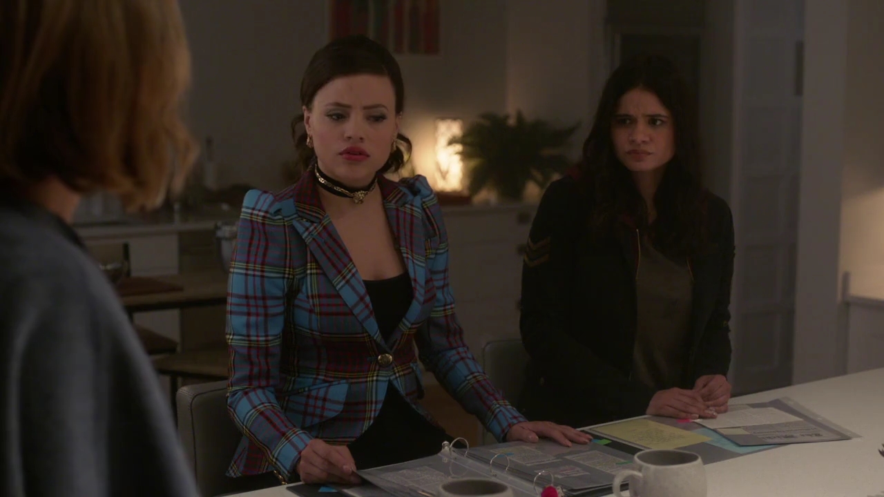 Charmed-Online-dot-nl_Charmed-1x06KappaSpirit01553.jpg