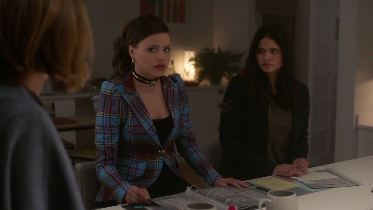 Charmed-Online-dot-nl_Charmed-1x06KappaSpirit01557.jpg