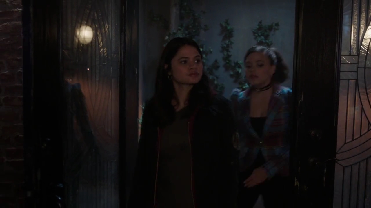 Charmed-Online-dot-nl_Charmed-1x06KappaSpirit02107.jpg