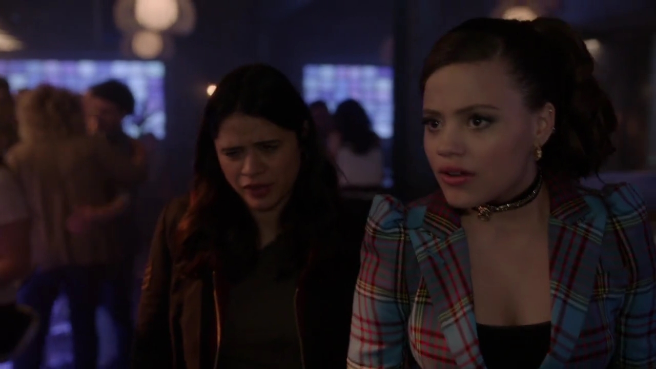 Charmed-Online-dot-nl_Charmed-1x06KappaSpirit02118.jpg
