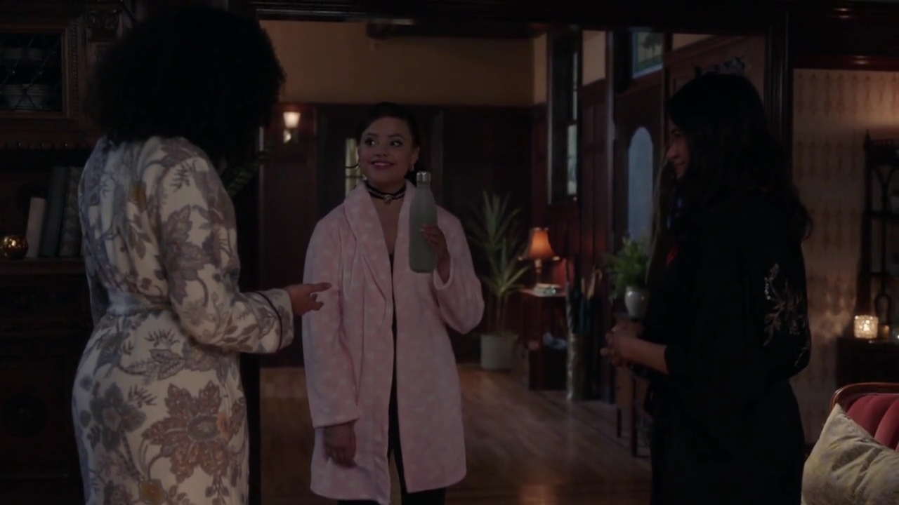 Charmed-Online-dot-nl_Charmed-1x06KappaSpirit02214.jpg