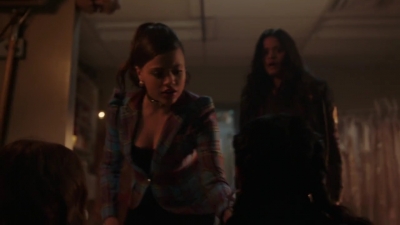 Charmed-Online-dot-nl_Charmed-1x06KappaSpirit01207.jpg