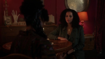 Charmed-Online-dot-nl_Charmed-1x06KappaSpirit01680.jpg