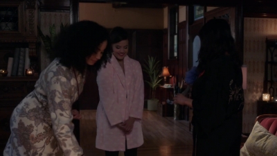 Charmed-Online-dot-nl_Charmed-1x06KappaSpirit02246.jpg