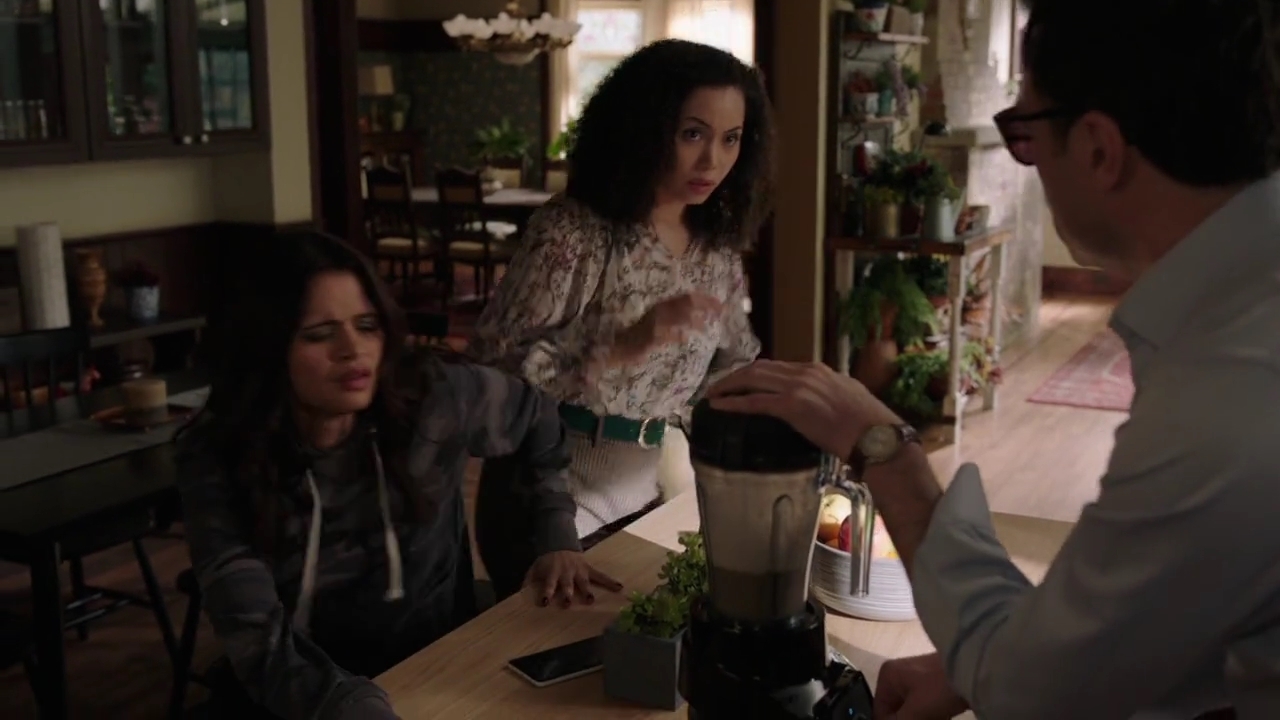 Charmed-Online-dot-nl_Charmed-1x07OutofScythe00799.jpg