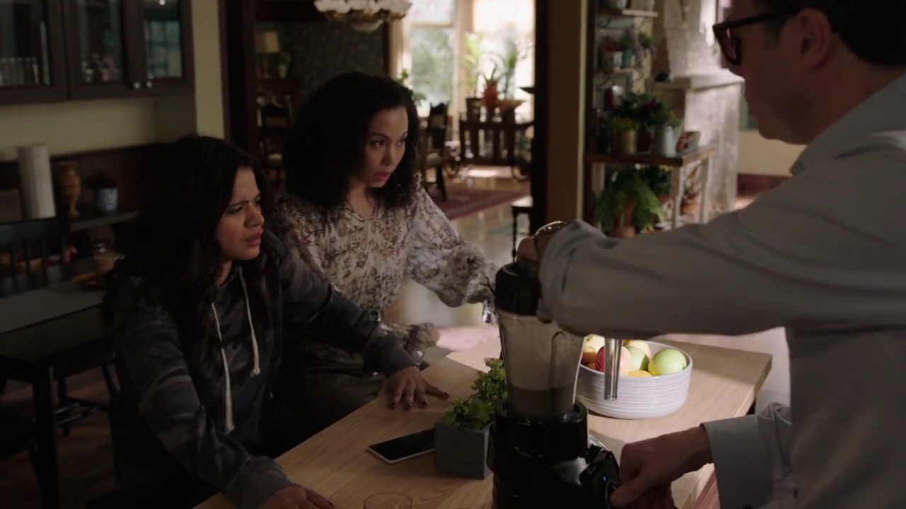 Charmed-Online-dot-nl_Charmed-1x07OutofScythe00800.jpg