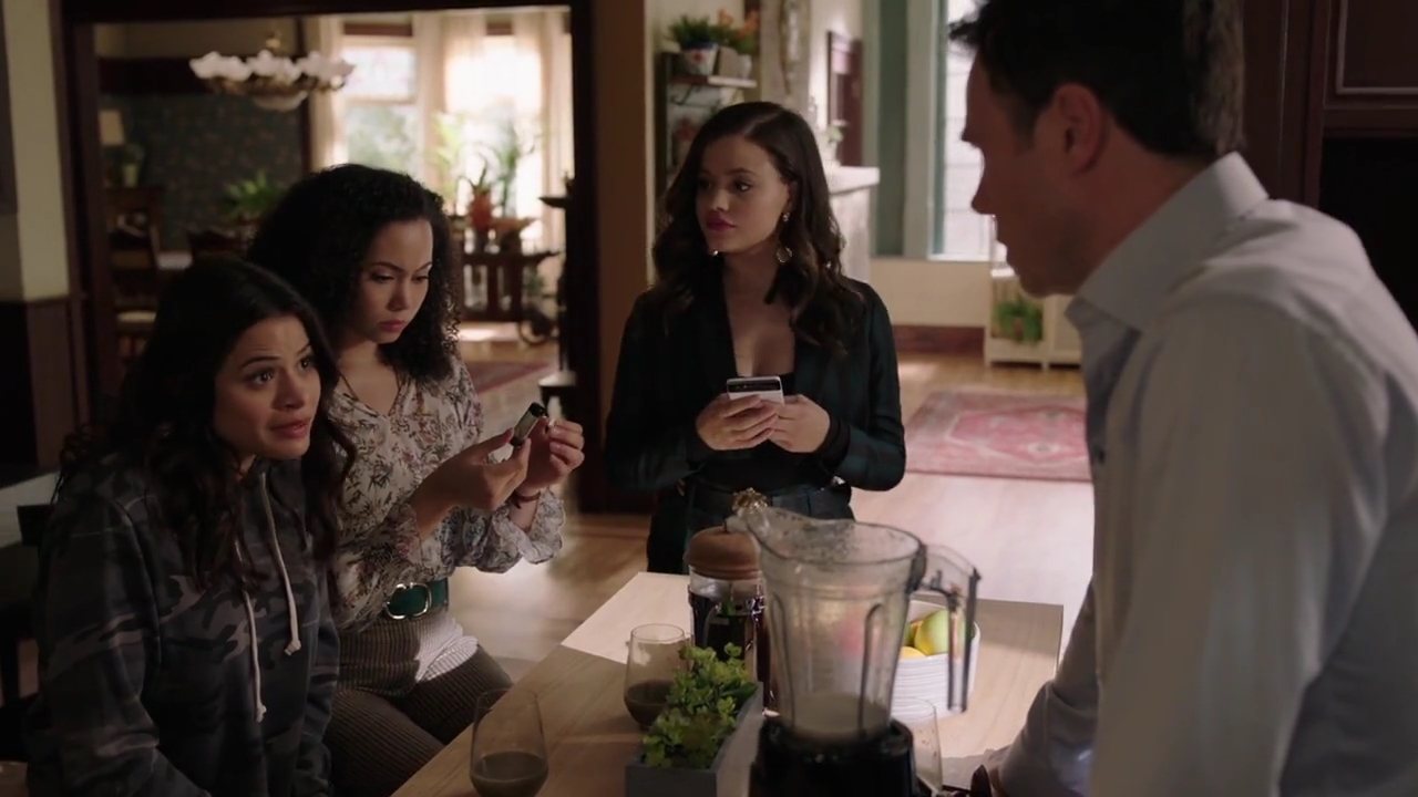 Charmed-Online-dot-nl_Charmed-1x07OutofScythe00848.jpg