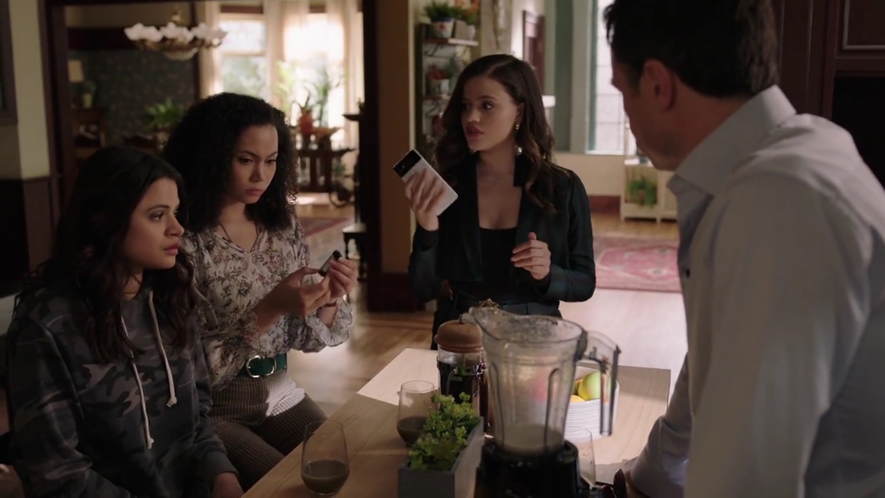 Charmed-Online-dot-nl_Charmed-1x07OutofScythe00850.jpg