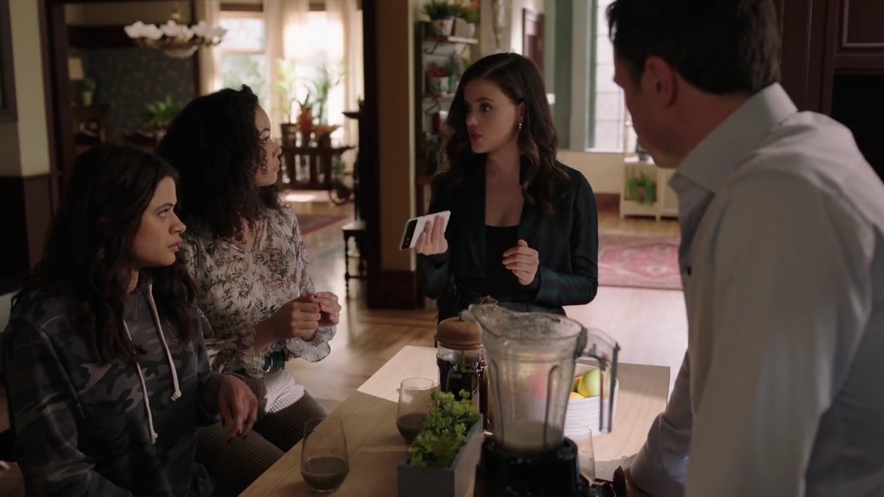 Charmed-Online-dot-nl_Charmed-1x07OutofScythe00852.jpg