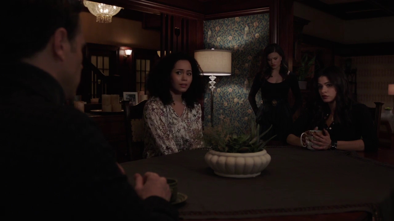 Charmed-Online-dot-nl_Charmed-1x07OutofScythe01787.jpg