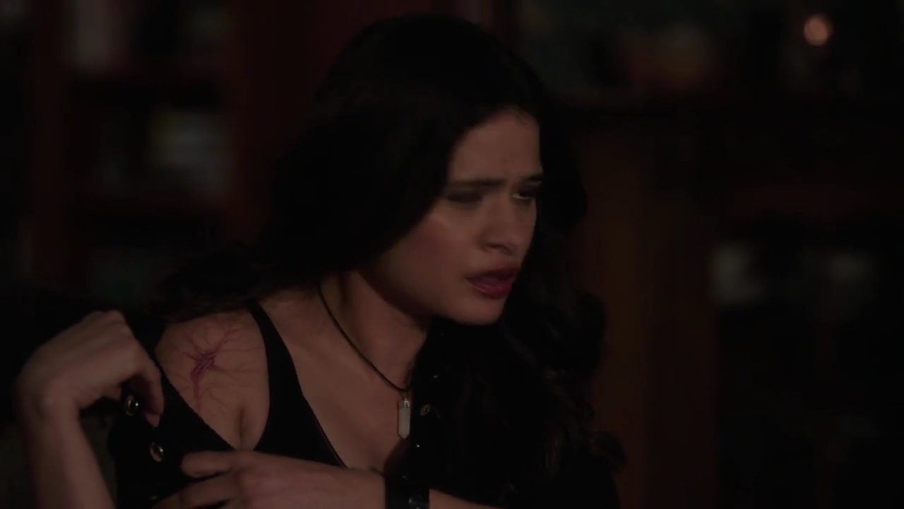Charmed-Online-dot-nl_Charmed-1x07OutofScythe01840.jpg