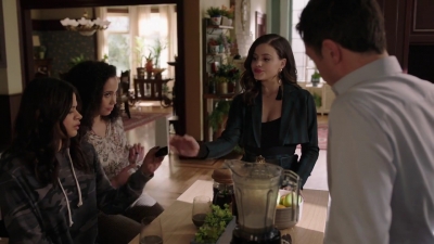 Charmed-Online-dot-nl_Charmed-1x07OutofScythe00866.jpg