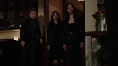 Charmed-Online-dot-nl_Charmed-1x07OutofScythe01389.jpg