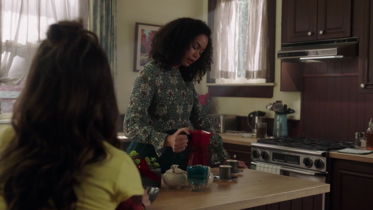 Charmed-Online-dot-nl_Charmed-1x08BugABoo00579.jpg Charmed-Online-dot-nl_Charmed-1x08BugABoo00579.jpg