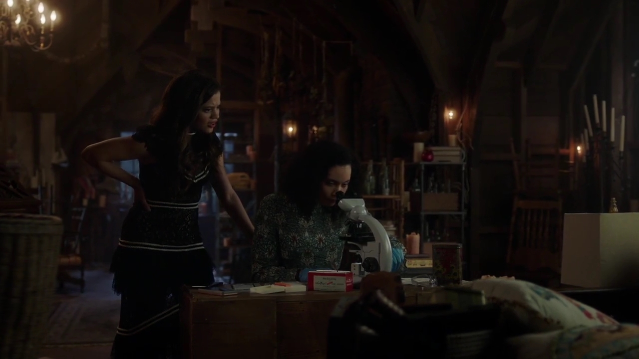 Charmed-Online-dot-nl_Charmed-1x08BugABoo01086.jpg