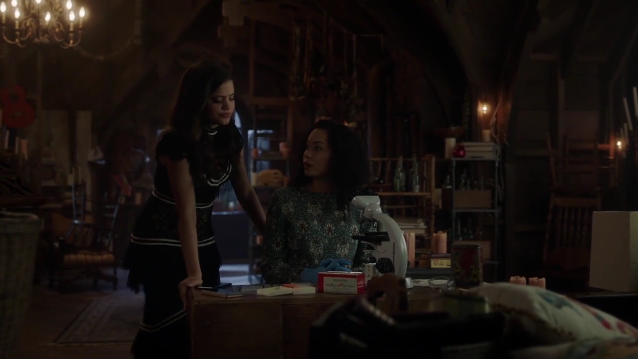 Charmed-Online-dot-nl_Charmed-1x08BugABoo01091.jpg