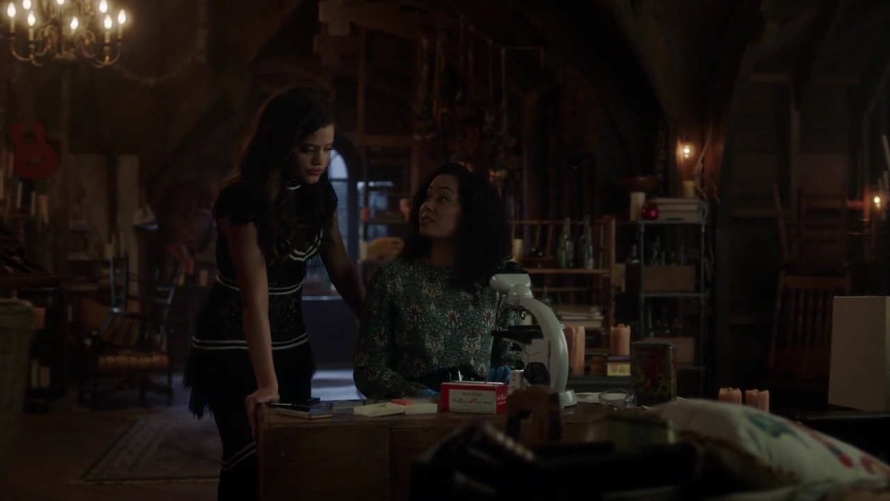 Charmed-Online-dot-nl_Charmed-1x08BugABoo01093.jpg