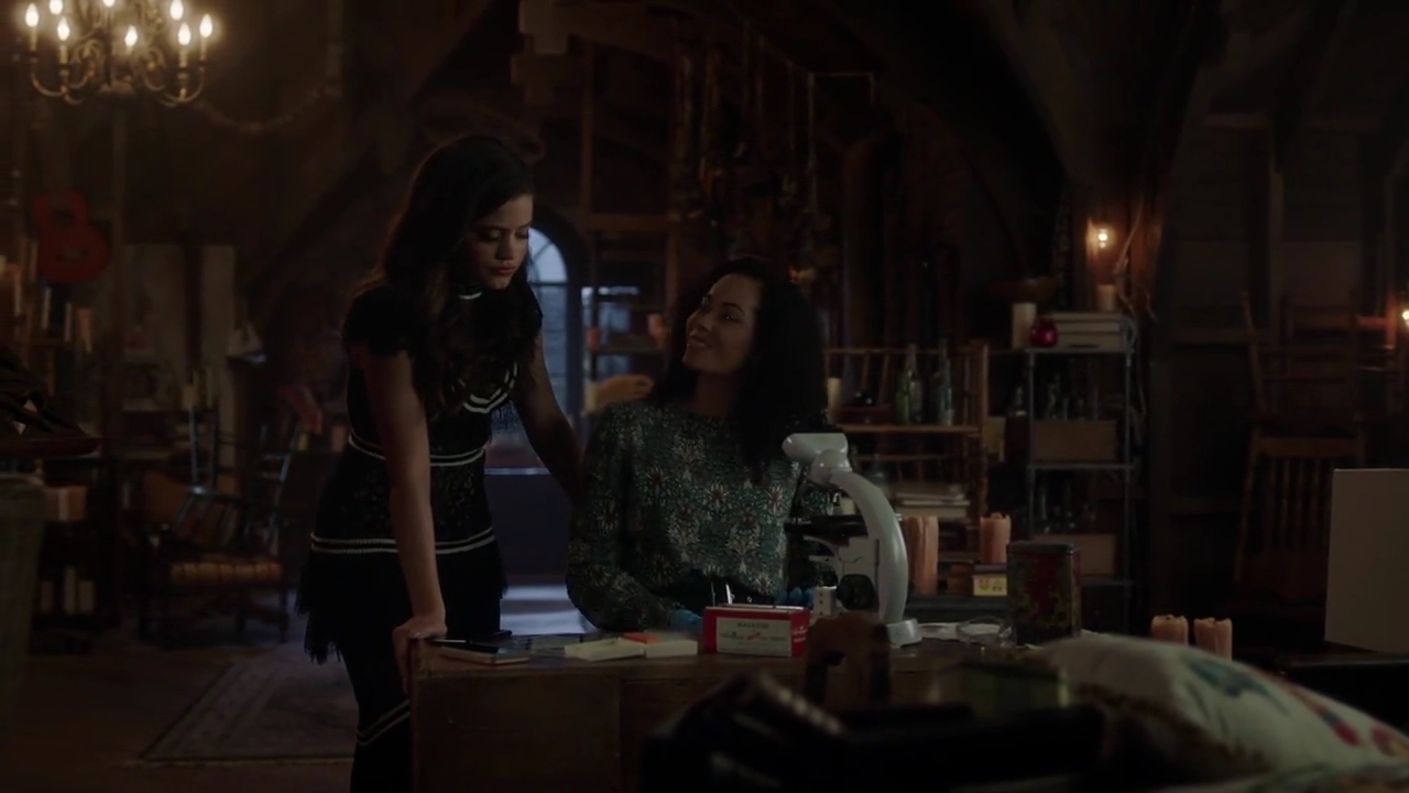 Charmed-Online-dot-nl_Charmed-1x08BugABoo01094.jpg