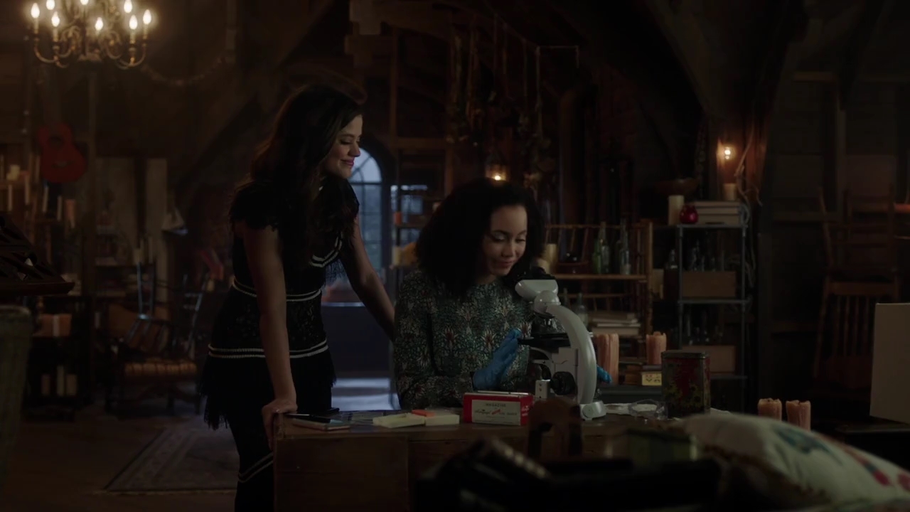 Charmed-Online-dot-nl_Charmed-1x08BugABoo01095.jpg