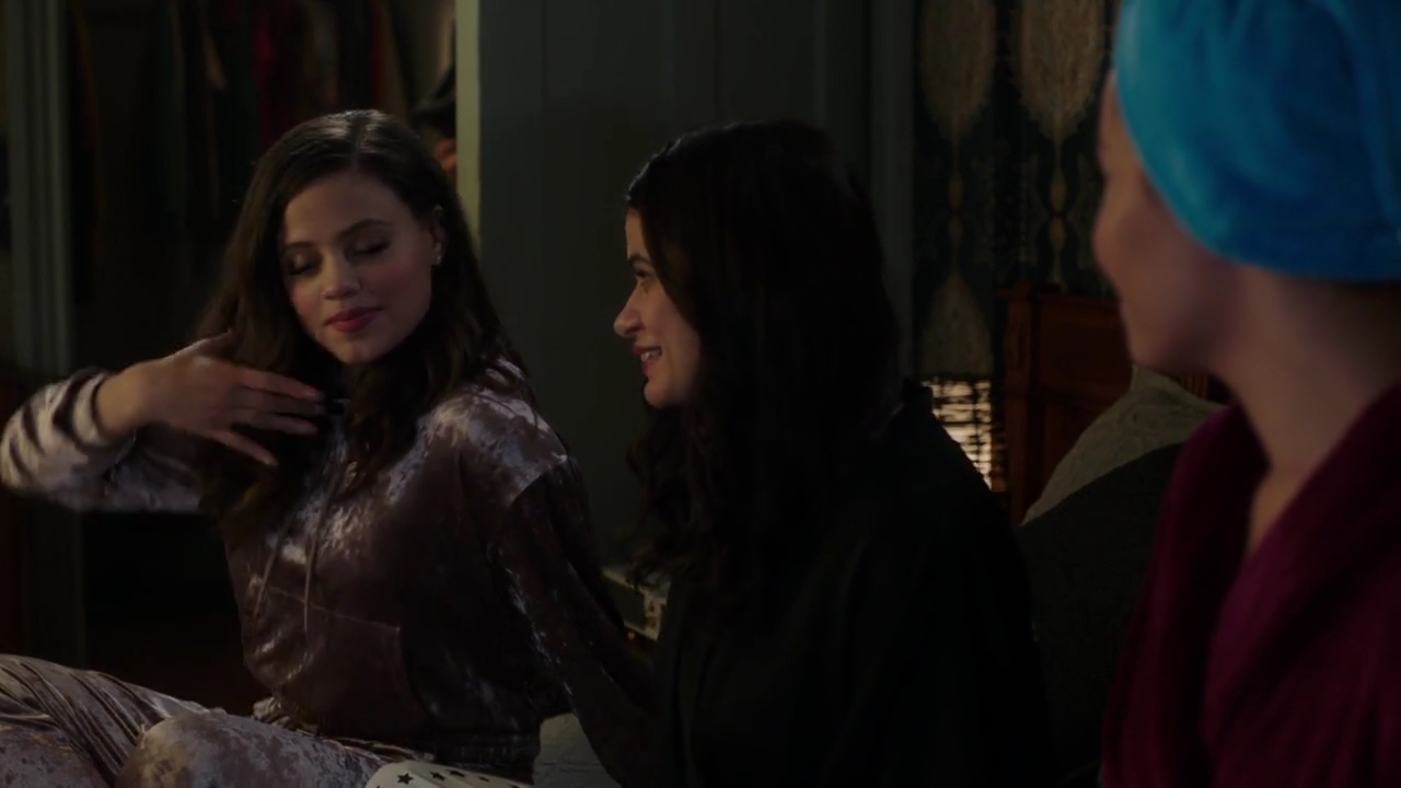Charmed-Online-dot-nl_Charmed-1x08BugABoo01943.jpg