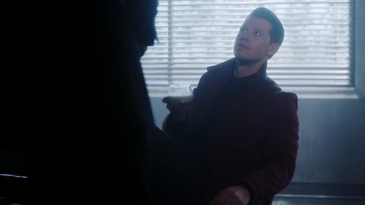 Charmed-Online-dot-nl_Charmed-1x09JingleHell00551.jpg
