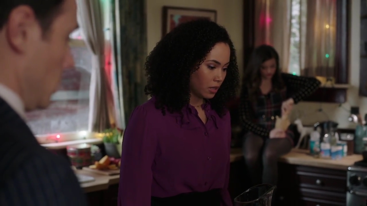 Charmed-Online-dot-nl_Charmed-1x09JingleHell00593.jpg