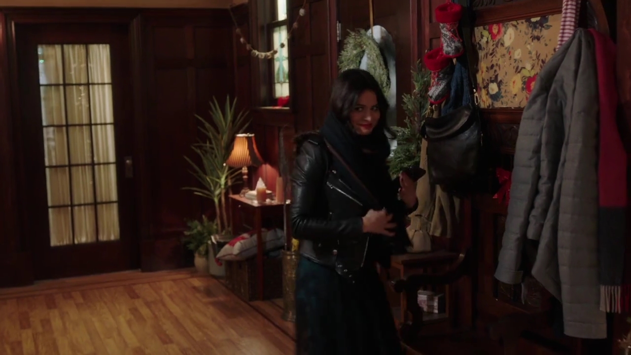 Charmed-Online-dot-nl_Charmed-1x09JingleHell00670.jpg Charmed-Online-dot-nl_Charmed-1x09JingleHell00670.jpg