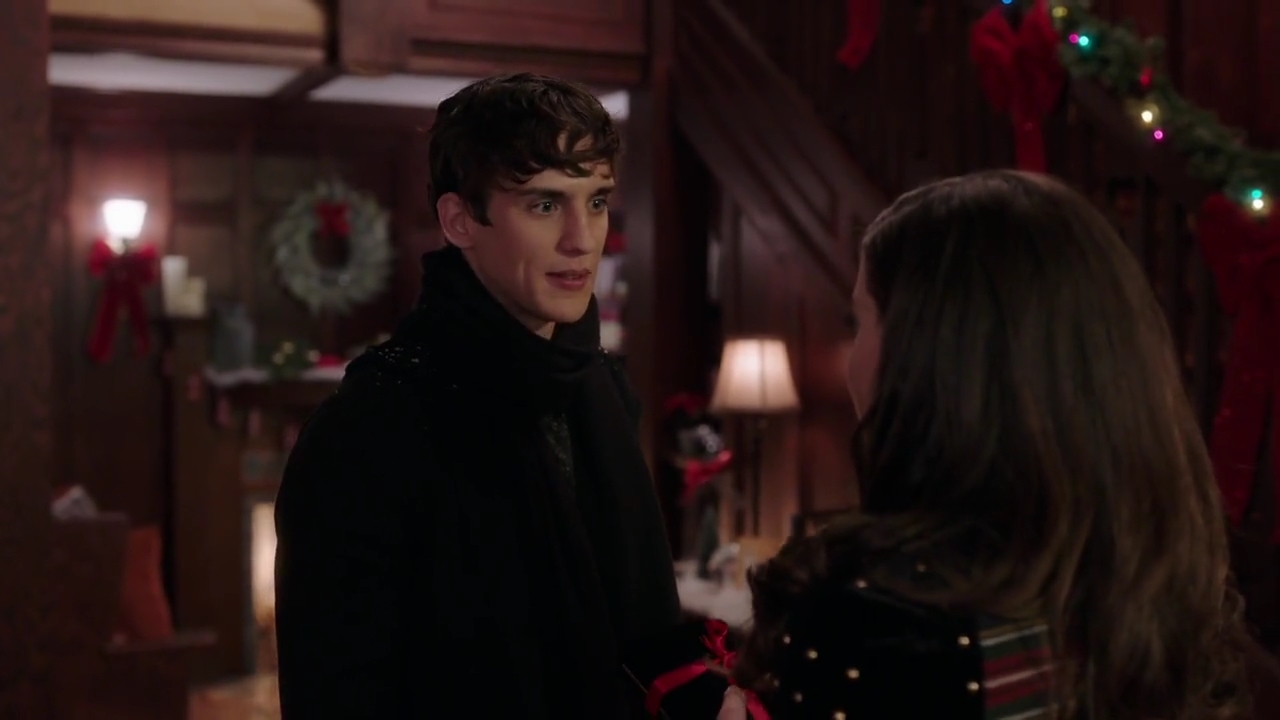 Charmed-Online-dot-nl_Charmed-1x09JingleHell00706.jpg