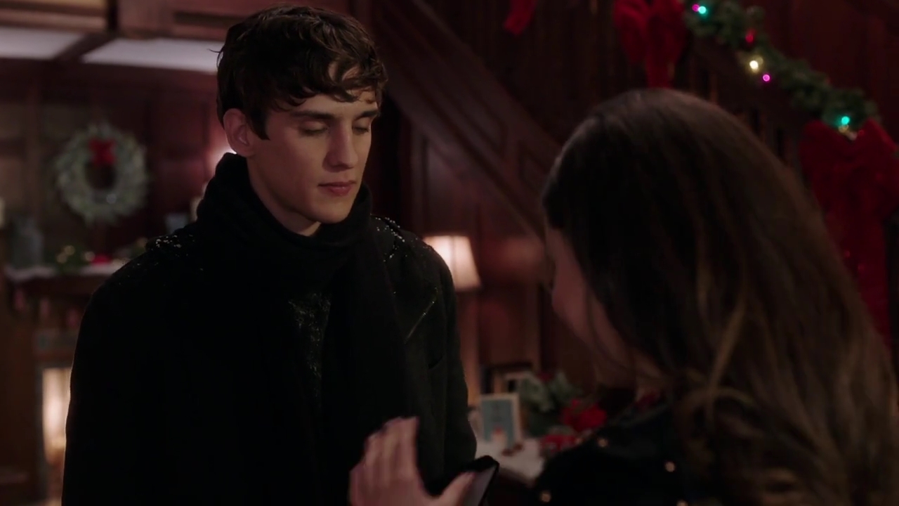 Charmed-Online-dot-nl_Charmed-1x09JingleHell00737.jpg