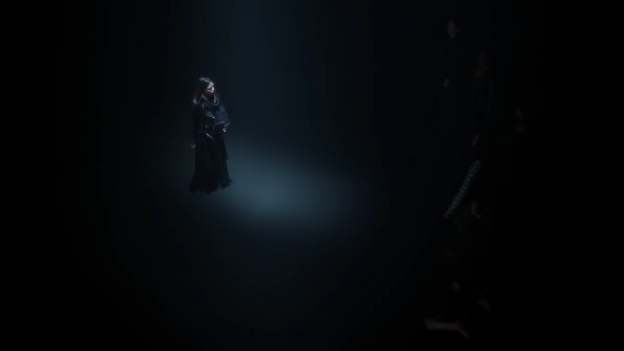 Charmed-Online-dot-nl_Charmed-1x09JingleHell00789.jpg