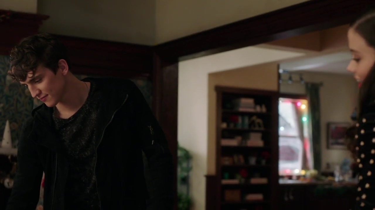Charmed-Online-dot-nl_Charmed-1x09JingleHell01263.jpg