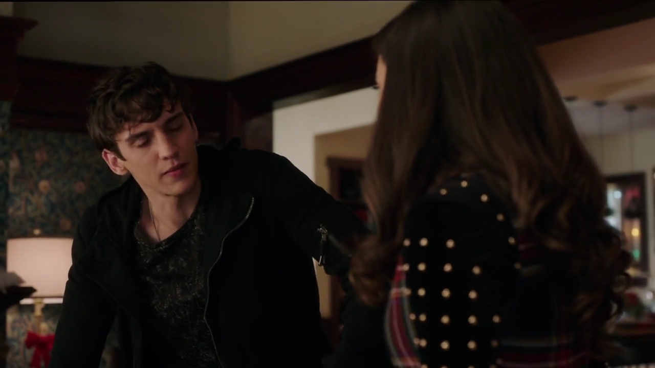 Charmed-Online-dot-nl_Charmed-1x09JingleHell01282.jpg Charmed-Online-dot-nl_Charmed-1x09JingleHell01282.jpg