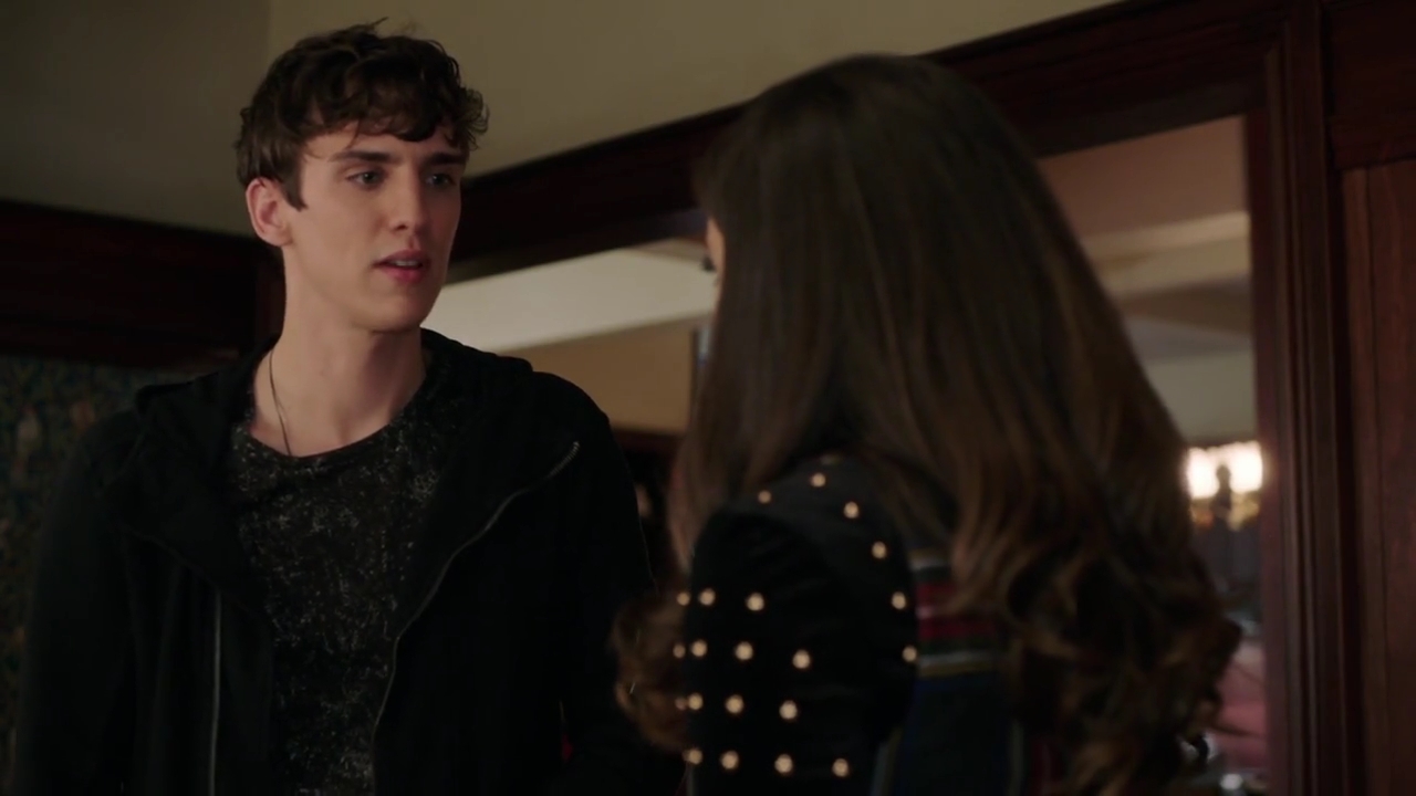 Charmed-Online-dot-nl_Charmed-1x09JingleHell01311.jpg Charmed-Online-dot-nl_Charmed-1x09JingleHell01311.jpg