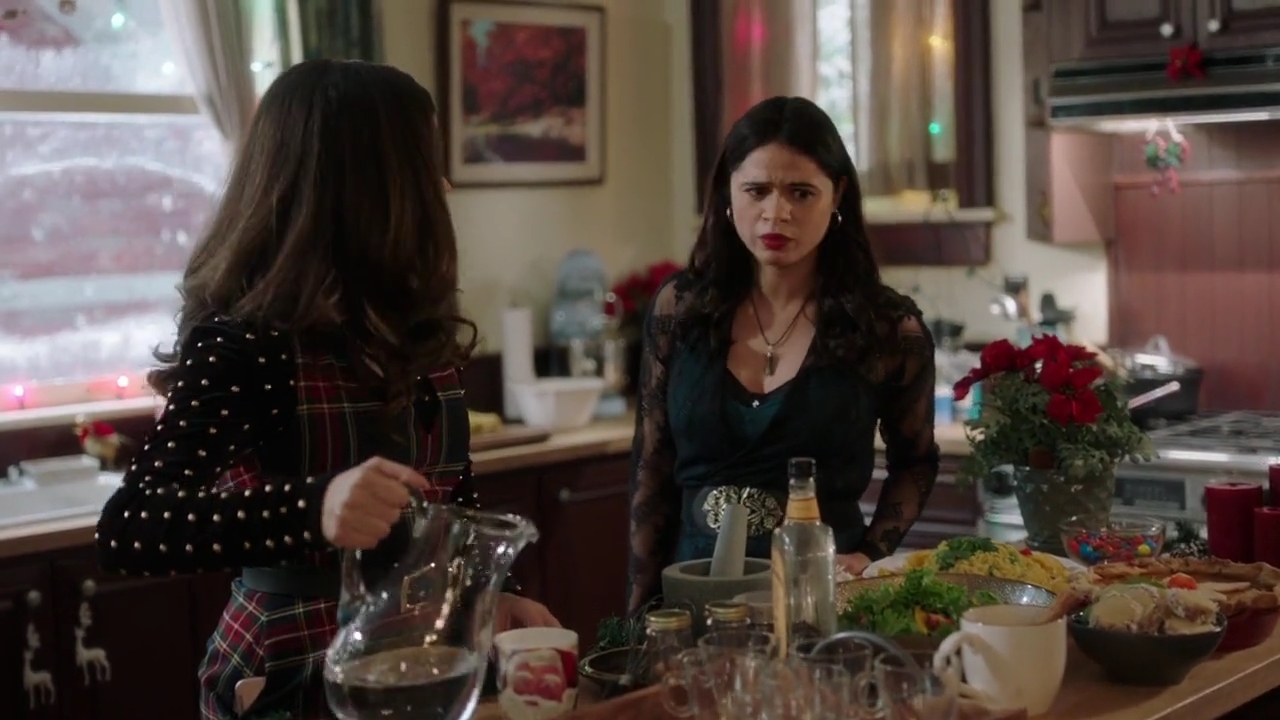 Charmed-Online-dot-nl_Charmed-1x09JingleHell01341.jpg