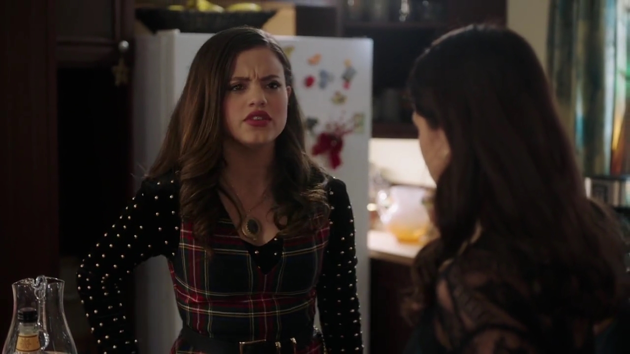 Charmed-Online-dot-nl_Charmed-1x09JingleHell01344.jpg Charmed-Online-dot-nl_Charmed-1x09JingleHell01344.jpg