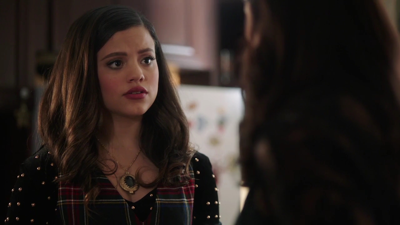 Charmed-Online-dot-nl_Charmed-1x09JingleHell01354.jpg