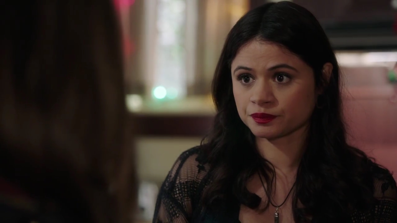 Charmed-Online-dot-nl_Charmed-1x09JingleHell01361.jpg