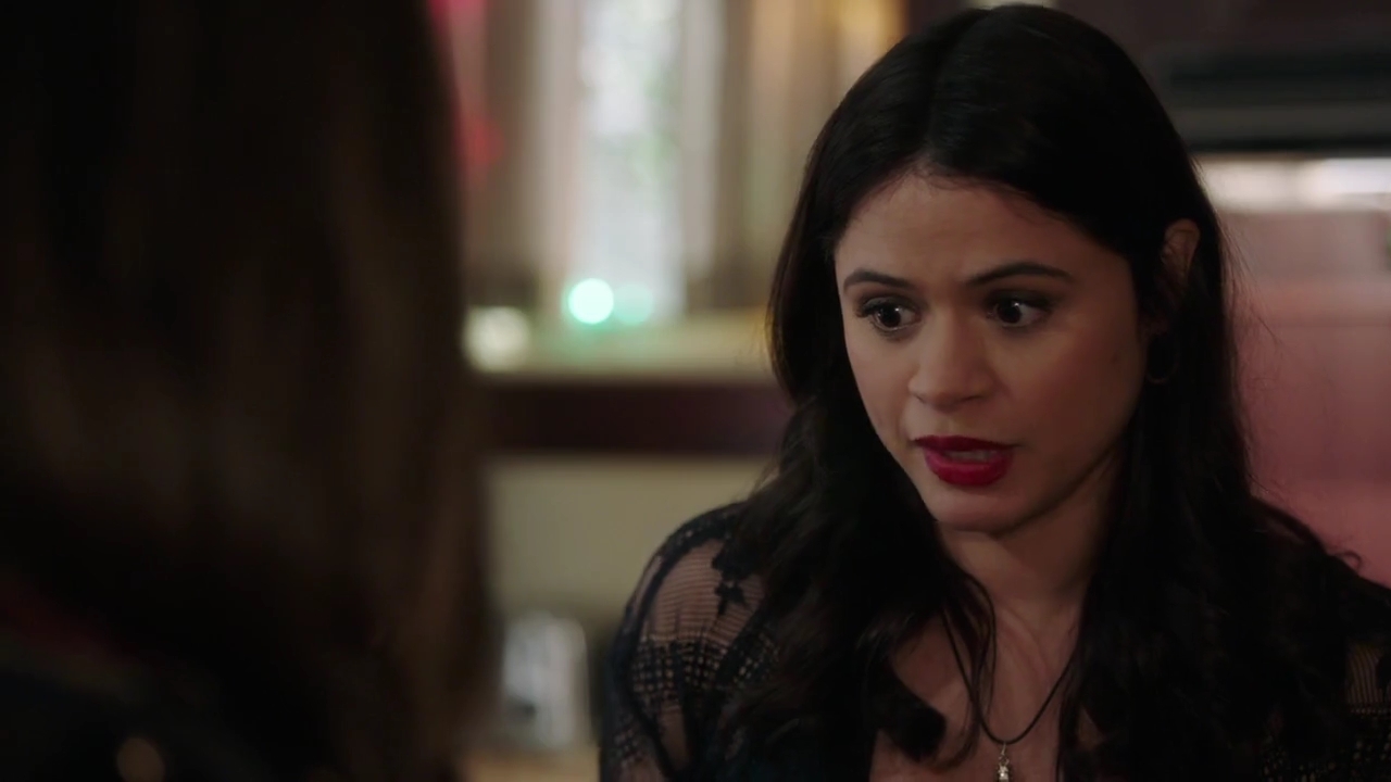 Charmed-Online-dot-nl_Charmed-1x09JingleHell01367.jpg