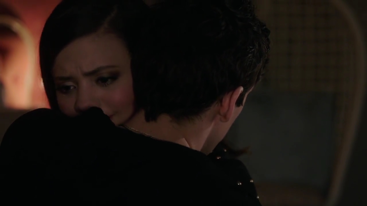 Charmed-Online-dot-nl_Charmed-1x09JingleHell01548.jpg