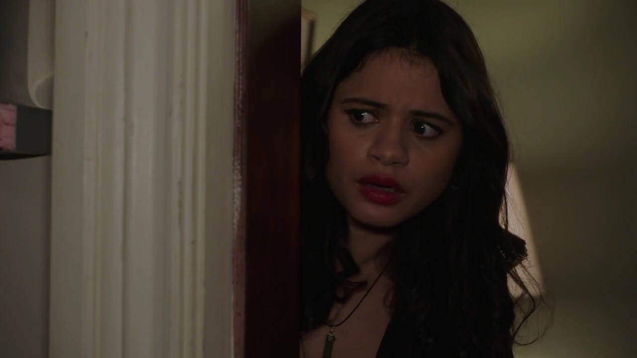 Charmed-Online-dot-nl_Charmed-1x09JingleHell01557.jpg