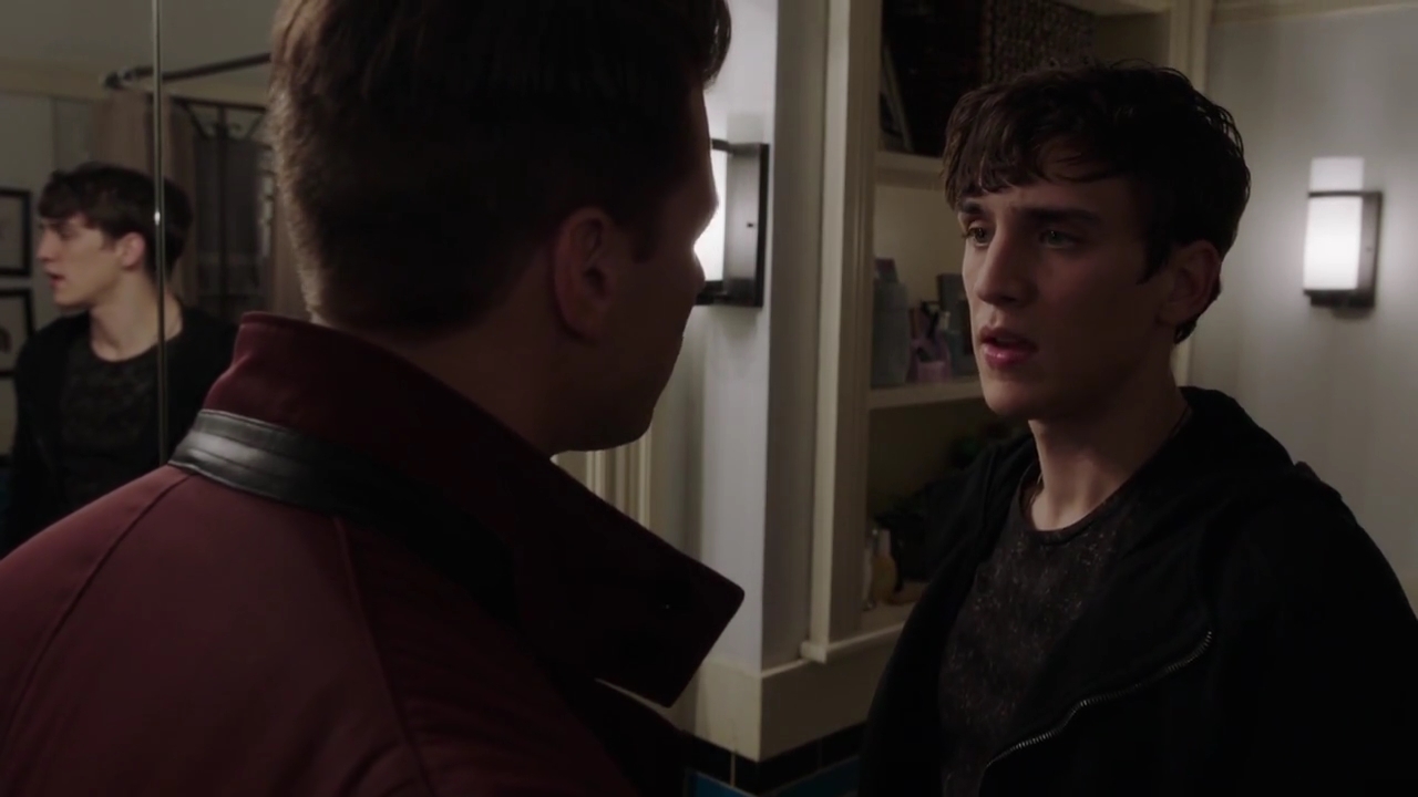 Charmed-Online-dot-nl_Charmed-1x09JingleHell01653.jpg