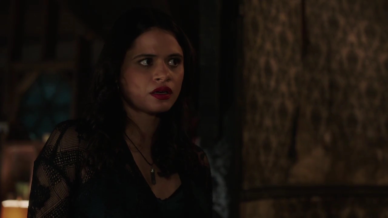 Charmed-Online-dot-nl_Charmed-1x09JingleHell01689.jpg