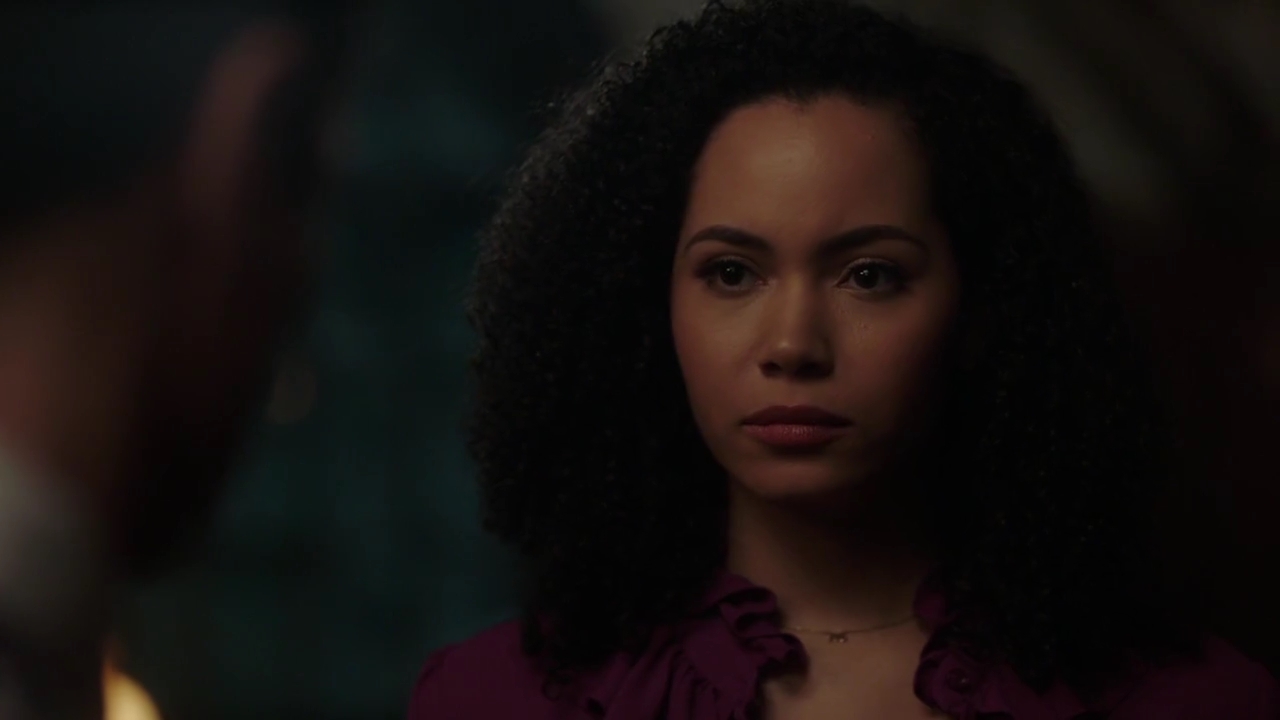 Charmed-Online-dot-nl_Charmed-1x09JingleHell01740.jpg
