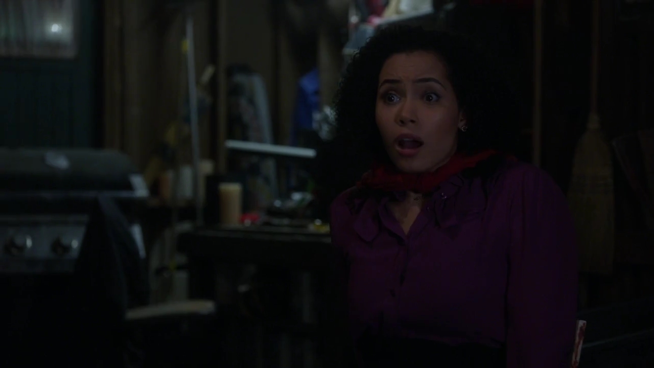 Charmed-Online-dot-nl_Charmed-1x09JingleHell01780.jpg