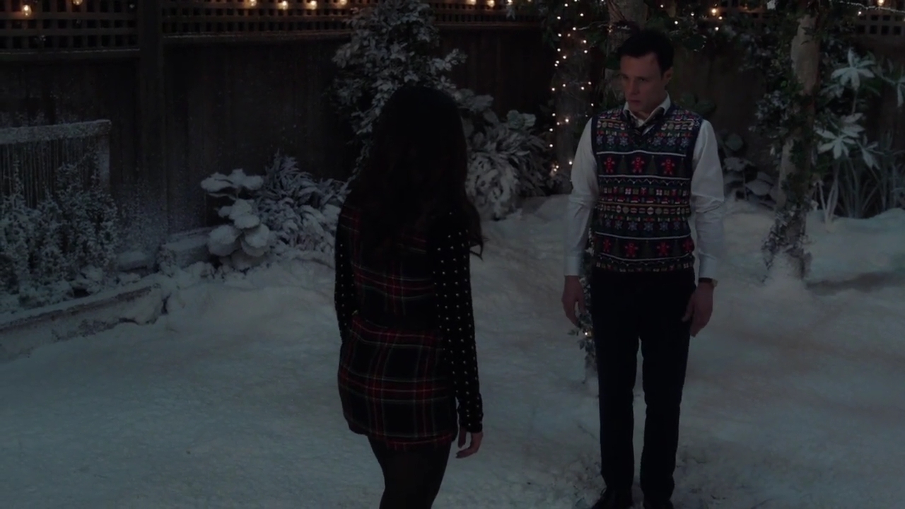 Charmed-Online-dot-nl_Charmed-1x09JingleHell01794.jpg
